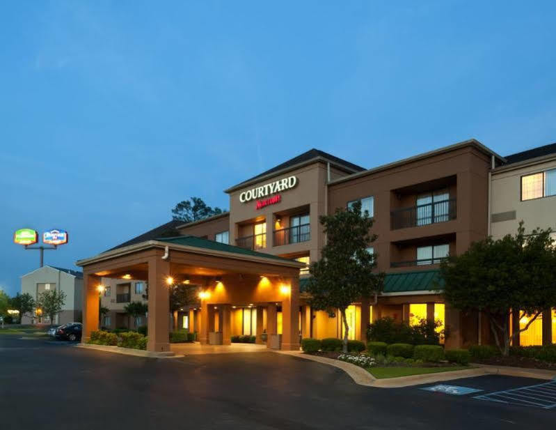 Courtyard Tuscaloosa Hotel Exterior photo